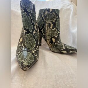 Sam Edelman Raelle Mint Multi Snakeskin Patterned Women's Boots. Size 5.5